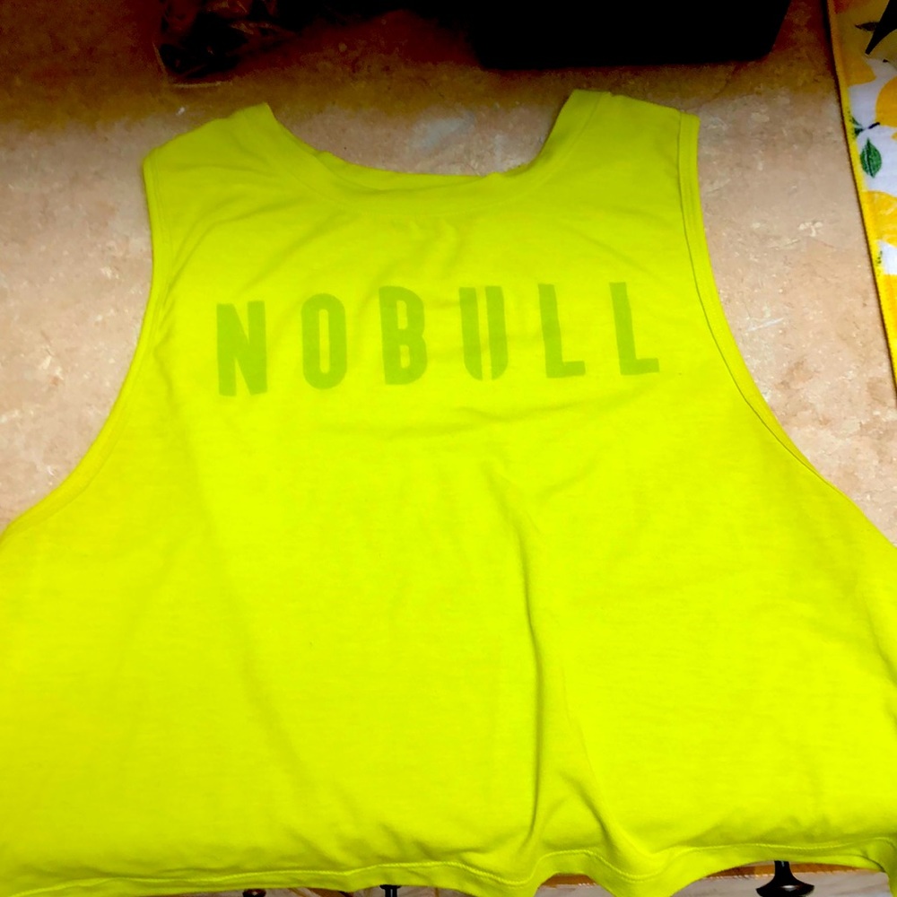 NOBULL crop tank size M